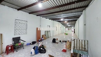 Nhà nguyên căn mặt tiền tiện thuê vừa ở kd, kho, cắt, đồ ăn uống.