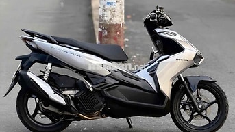Honda Air Blade 125 Bạc odo 6000 km chính chủ kí
