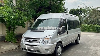 Ford Transit 2016 tải van 6 chổ 900kg màu bạc