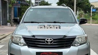 Toyota Fortuner 2015 Số sàn Dầu Bạc