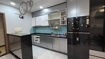 Căn hộ cao cấp 2p ngủ có ban công -Central Plaza giá 16tr/tháng.