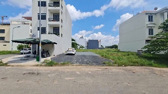 đất mặt tiền Nguyễn Văn Kỉnh kế bên khu biệt thự