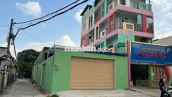 cho thuê kho xưởng HM Đường Nguyễn Thị Ngâu .DT 8x18 đường Contenr10tr