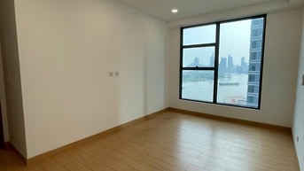 Cho thuê căn hộ không nội thất duy nhất tại Sunwah Pearl 2PN+ View Q1