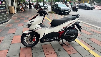 Honda Air Blade 125 ABS 2026 Trắng đỏ 2000 km