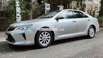 Gia đình bán xe Toyota Camry bản 2.0E đời 2016