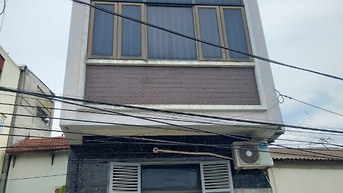 Cho thuê nhà 3 tầng 135 m2 tại La Tinh, Đông La, Hoài Đức. Giá: 6.5 tr