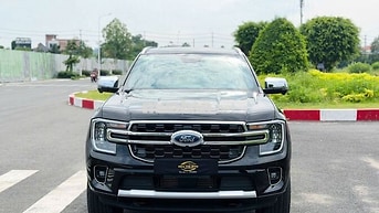 Ford Everest Titanium 4x2 AT 2025 Đen 11.000 km