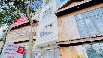 CHO THUÊ NHÀ - Ngay ngã 4 Y Moan và 10/3