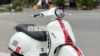 Piaggio Vespa GTS 300 Racing 2020 Trắng 19000 km