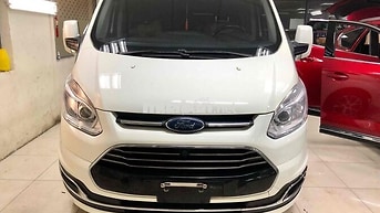 Bán Ford Tourneo Titanium 2019 xuất hoá đơn cao