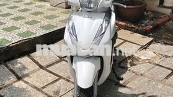 Honda Lead Trắng & đen Việt Nam