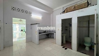 Nhà mặt tiền đường 160m2 cho thuê gấp 15t