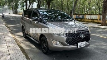 Toyota Innova 2.0E 2018 Số sàn Đồng ánh kim
