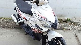 Honda Air Blade Trắng