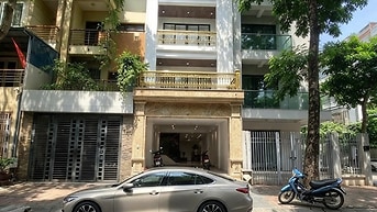 Bán gấp phân lô 2 mặt phố Đỗ Quang-Cầu Giấy-52M2-Ô tô- nhỉnh 25 tỷ