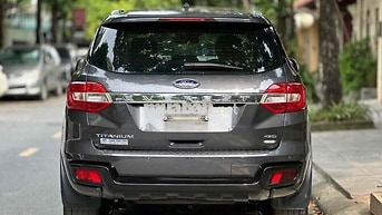 Ford Everest Titanium 4WD Xám 7 chỗ Tự động