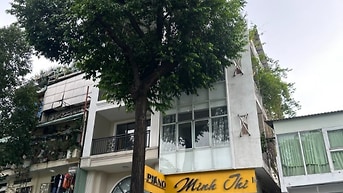 Cho thuê nhà mặt tiền đường Trường Sa, gần cầu Lê Văn Sỹ