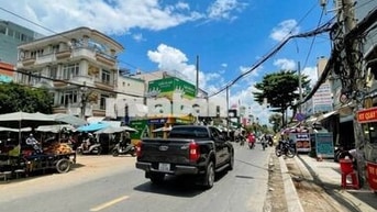 lê văn quới , 4 tầng , 5pn đường 6m thông