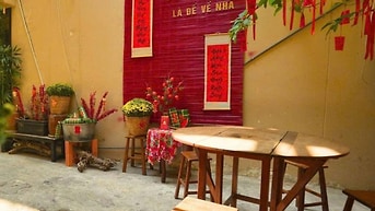 Cho Thuê Mặt Bằng KD tự do Phía Sau Nhà Mặt Tiền 114 Lê Thị Riêng Q1
