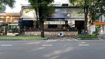 CHUYỂN NHƯỢNG HOẶC CHO THUÊ MẶT TIỀN 107 PASTEUR - QUẬN 1!!!