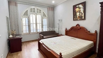 Cho thuê căn hộ dịch vụ ngõ 135 Đội Cấn, ven hồ Đầm Tròn 