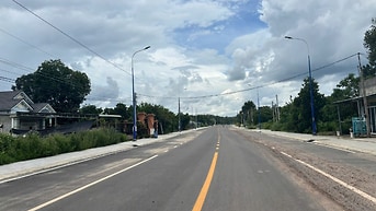 Đất MT Nhựa 24m TTHC Chơn thành 450m2( 10x45) ,TC 200m2. 685 tr .SHR