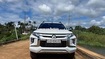 Mitsubishi Triton 2021 AT 4x2 Mivec Premium Trắng