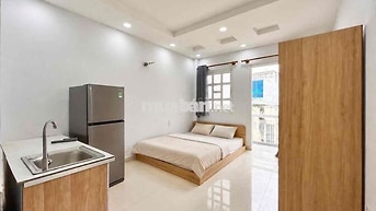 KHAI TRƯƠNG CĂN HỘ BAN CONG NGAY NGÃ TƯ PHAN ĐĂNG LƯU PHÚ NHUẬN