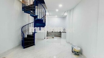 Cho Thuê Nhà Mới Sạch Sẻ 1Trệt 1Lầu 2Pn 2Wc Có Kệ Tủ Bếp Hẻm Xe Tải
