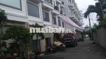cần bán gấp căn nhà phố ngã 3 chợ đường