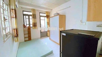 PHÒNG BAN CÔNG YÊN TĨNH, FREE DỊCH VỤ - PHAN XÍCH LONG