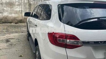 Ford Everest Titanium Trắng Tự động 160168 km