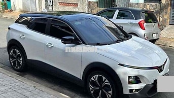cần bán nhanh xe lướt bản full options giá tốt