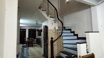 Cho thuê nhà Đ.Cao Thắng, Phú Nhuận 2PN, 2wc sẵn nội thất Giá 15 tr/th