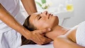 Dịch vụ massage thư giãn cho quý bà quý chị em tận nơi