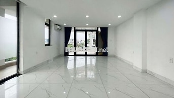 Văn phòng Nguyên tầng 90m2 hai mặt tiền thoáng đẹp giá chỉ 11tr/tháng