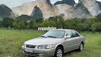 Toyota Camry GLi 2001 Số sàn màu ghi hồng phấn
