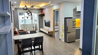 Oriental Plaza-Âu Cơ, sẵn nội thất 2PN Giá thuê 12 t/th, 78m2 ban công