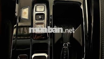 Hyundai Custin 1.5T Đặc Biệt 11/2024 Đen 17.000 KM