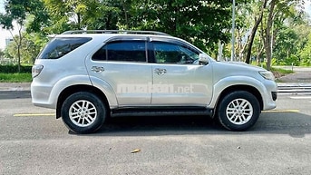 Toyota Fortuner 2014 Số sàn Bạc 7 chỗ