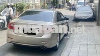 Toyota Camry 2.0E 2013 Vàng cát Tự động