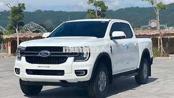 Ford Ranger XLS 2.0 AT 4x2 2026 Trắng