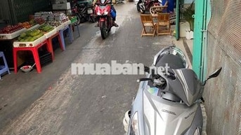 nhà chính chủ cần bán gấp, trong chợ Rạch Ông