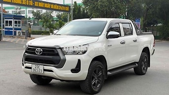 Toyota Hilux 2021 Bán tải Tự động Trắng 90000 km