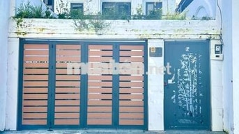 118m2 - mặt tiền 2 tầng - nhà mới - cách vincom dĩ an 300m - 6,5 tỷ