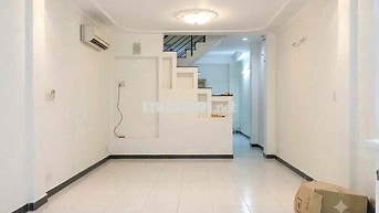 Cho thuê nhà hẻm xe hơi Đào Duy Anh Phú Nhuận, giá 18 triệu