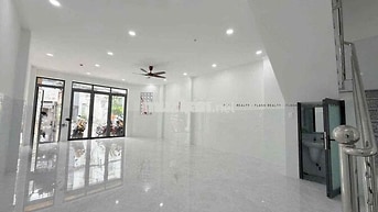 Mặt Bằng Kinh Doanh- Văn phòng - 75m2 - Đường Oto Ra vào-  Gần Bờ Kè