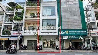 MB VIPP!! NẰM NGAY MT NGUYỄN GIA TRÍ ( D2 CŨ ) | 4.2x19m 4 TẦNG