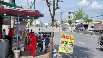 Cho thuê nhà nguyên căn mặt tiền đường Đặng Thúc Vịnh Hóc Môn